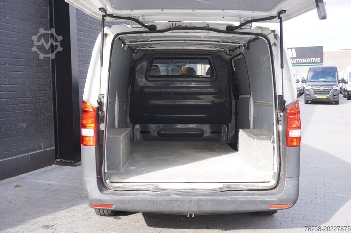 Furgoneta con caja Mercedes-Benz Vito 111 CDI XL - Airco - Camera - € 6.950,- Excl.