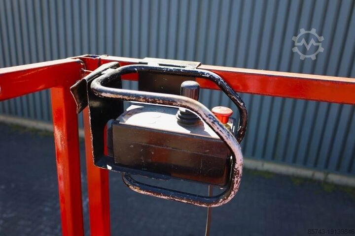 Scissor lift Holland Lift Ecostar HL-9710 Electric, 12m Working Height, 325k