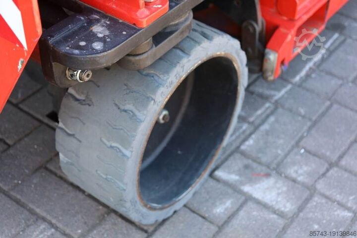 Podizanje makaza Holland Lift Ecostar HL-9710 Electric, 12m Working Height, 325k