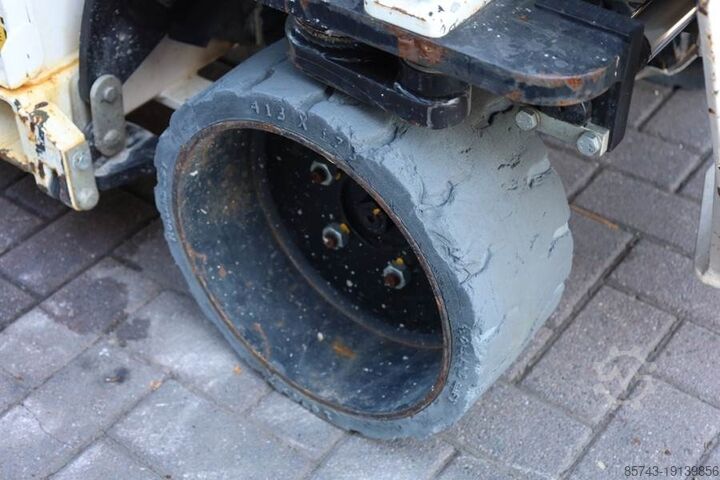 Scissor lift Holland Lift Ecostar HL-9710 Electric, 12m Working Height, 325k