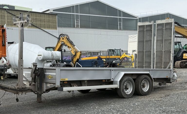 Treler pengangkut rendah HUMBAUR HS 106020 BS Anhänger mit Laderampe