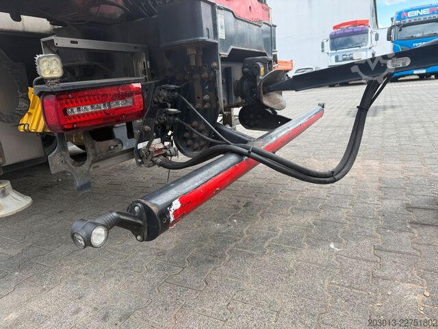 Automobilis ar plakanu platformu MAN TGX 26.470 Euro 6 Abrollkipper mit Ladekran