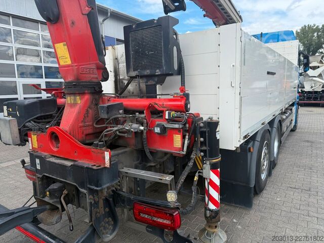 Automobilis ar plakanu platformu MAN TGX 26.470 Euro 6 Abrollkipper mit Ladekran