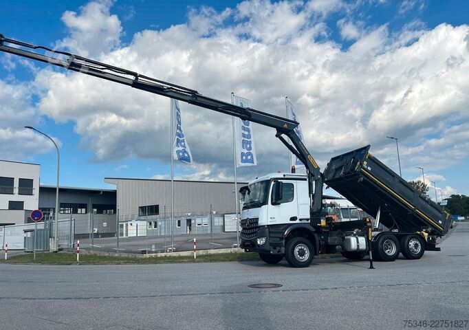 Тристранен самосвал MERCEDES-BENZ Arocs 2545 Kipper/Kran/6x4-4/Lenkachse/128 tkm