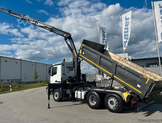 Тристранен самосвал MERCEDES-BENZ Arocs 2545 Kipper/Kran/6x4-4/Lenkachse/128 tkm