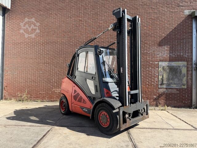 Wózek widłowy z silnikiem wysokoprężnym Linde H50D-02