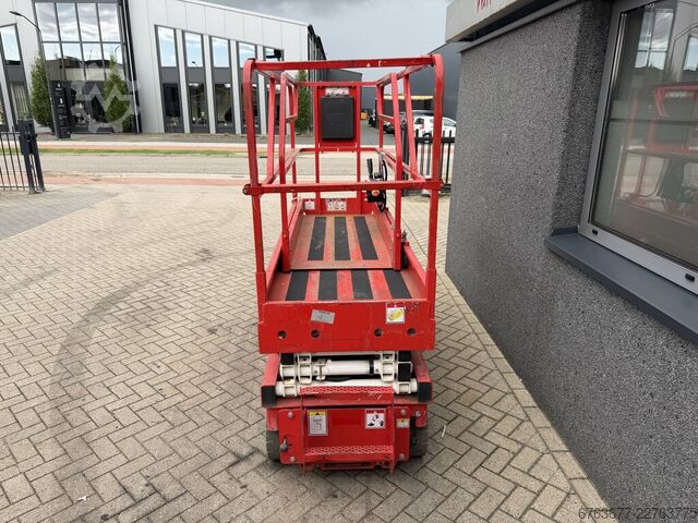 Plataforma elevadora de tijera Haulotte Compact 8, altura de trabajo 8 m, 225 horas de uso, año 2013 HAULOTTE Compact 8 8M werkhoogte 225uur / 2013