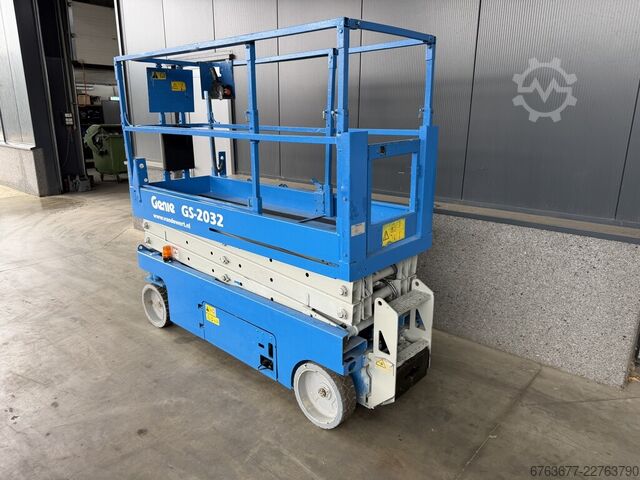 Genie GS-2032 sakselift, sakseplattform 2006 / 1200 timer, 8 m arbeidshøyde GENIE GS-2032 schaarlift schaar hoogwerker 2006 / 1200uur 8mtr werkhoogte