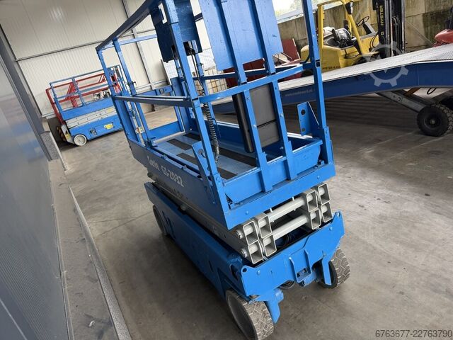 Genie GS-2032 sakselift, sakseplattform 2006 / 1200 timer, 8 m arbeidshøyde GENIE GS-2032 schaarlift schaar hoogwerker 2006 / 1200uur 8mtr werkhoogte