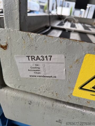 JLG 2646ES sakselift / saksearbeidsplattform 2006 / 975 timer 10 m arbeidshøyde JLG 2646ES schaarlift schaar hoogwerker 2006 / 975uur 10mtr werkhoogte