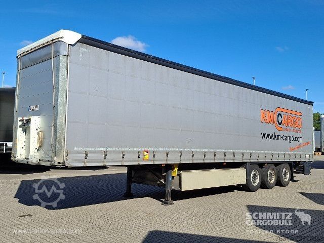 Semirremolque abierto con toldo Schmitz Cargobull Curtainsider Standard Getränke