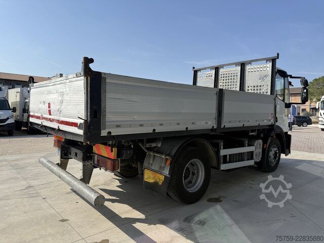 Camion-benne tricar Iveco Eurocargo 140E18