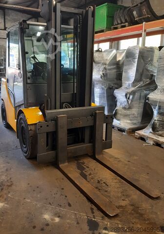 Autokrāvējs Jungheinrich DFG S50s