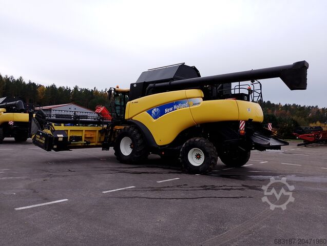حصادة دراسات New Holland CR 9080