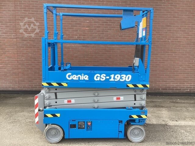 Polovna makazasta platforma Genie GS1930 (nove baterije) GENIE GS1930