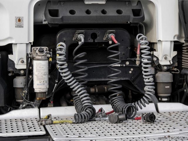 Ciężarówka do przewozu materiałów niebezpiecznych DAF XF 530 FT SPACE CAB + INTARDER + ADR AT FL EX