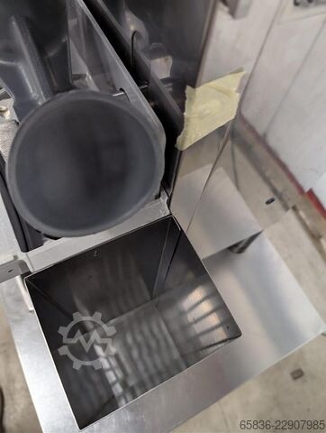 Spremiagrumi automatico Zummo su mobile in acciaio inox Zummo 