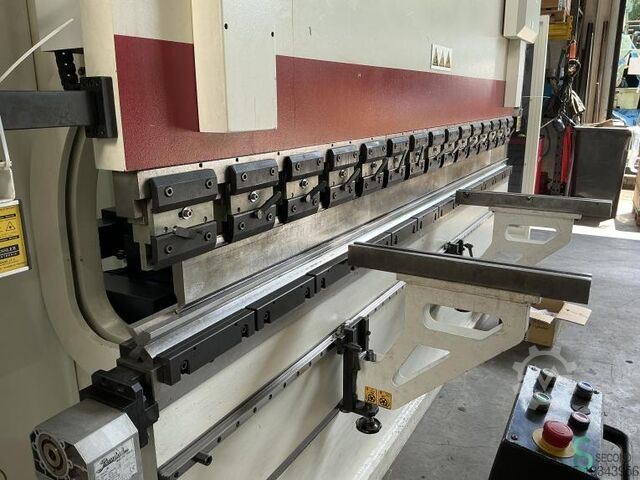 Upogibna stiskalnica Baykal APHS 31200 2017 Baykal APHS 31200 APHS