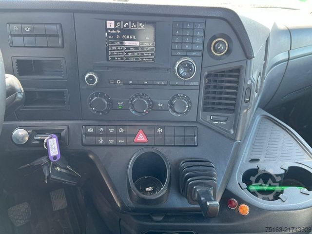 Lastbilmonteret kran MERCEDES-BENZ Arocs 2643 L 6x4 Abrollkipper mit Kran Funk+Grei