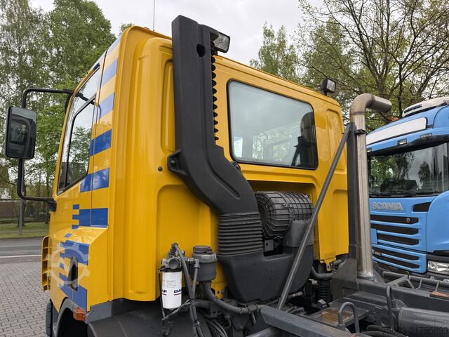 自卸卡车 Daf CF 220 Haken Ex-Flughafen