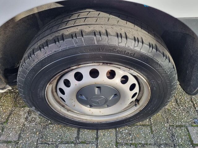 Furgoneta con caja Mercedes-Benz Vito 114 CDI L2 Euro 6 RWD 2.2 CDI
