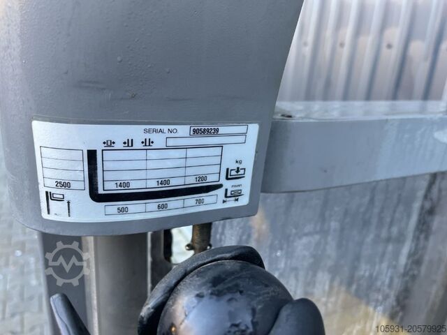 Viljuškari za taksije vozača Jungheinrich ERC214z