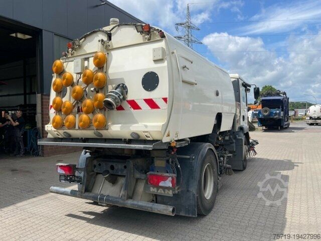 Spezial-LKW MAN 18.250 4x2 TGM Bucher Cityfant 6000