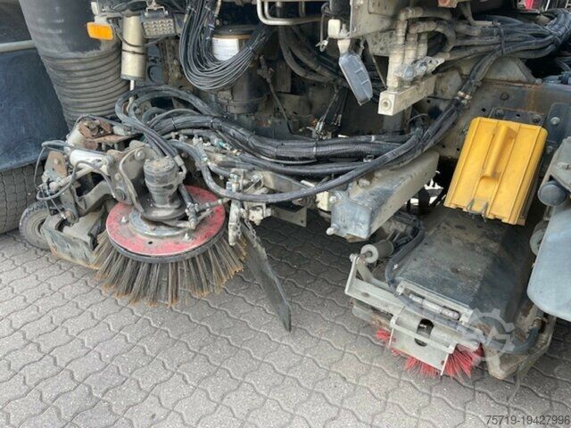 Spezial-LKW MAN 18.250 4x2 TGM Bucher Cityfant 6000