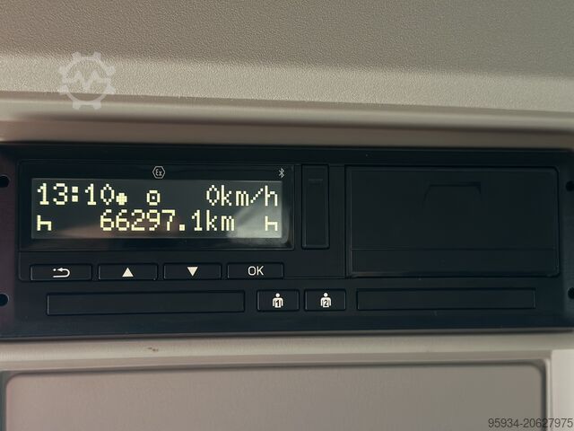 стандартен влекач Iveco S-WAY 500 ADR