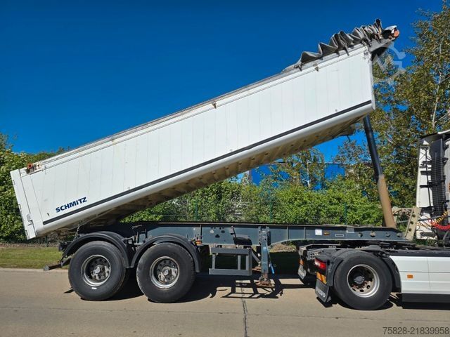 Semirremolque volquete SCHMITZ CARGOBULL SKI 22 / Blatt gefedert