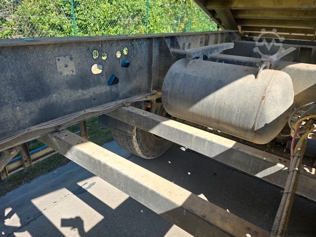 Semirremolque volquete SCHMITZ CARGOBULL SKI 22 / Blatt gefedert