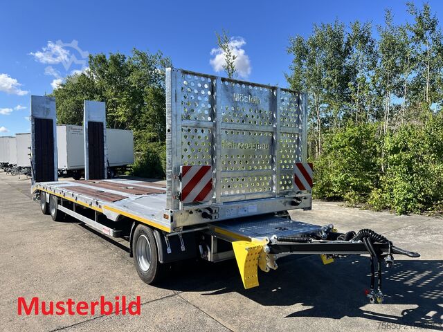 Treler pengangkut rendah Möslein T4 VB H1 gerade  neuer 4 Achs Tieflader gerade hydraulischen Rampen
