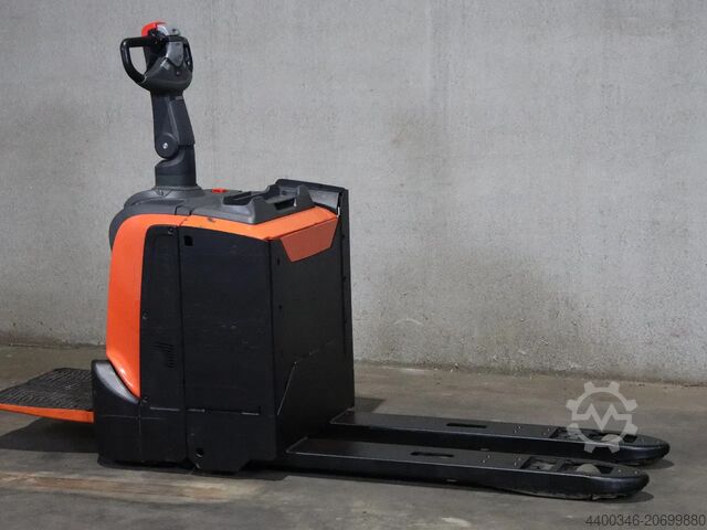 Carretilla de baja elevación BT LPE200