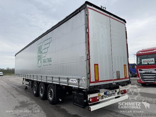 Treler separa terbuka dengan kanvas Schmitz Cargobull Curtainsider Standard