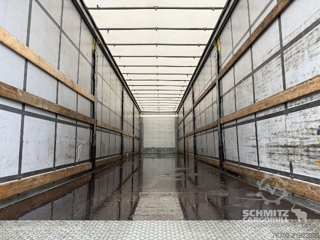 Treler separa terbuka dengan kanvas Schmitz Cargobull Curtainsider Standard