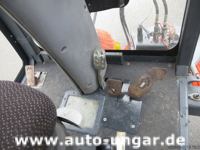 Barredora Hako Citymaster 4x4 CM1250 Knicklenkung Kehrm