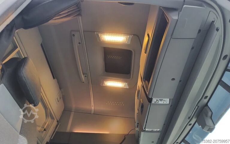 Standard-SZM Renault T HIGH 6x2 "SLEEPER" - MAX 70 TON - VF610D3...