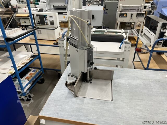 Cortadora de esquinas automática Kolbus ECK 100 Automatic Corner Cutter