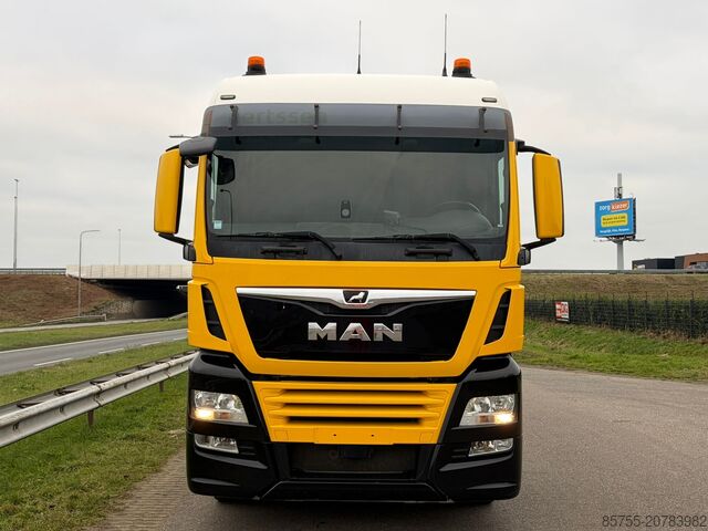 Standard tractor MAN TGX18 460