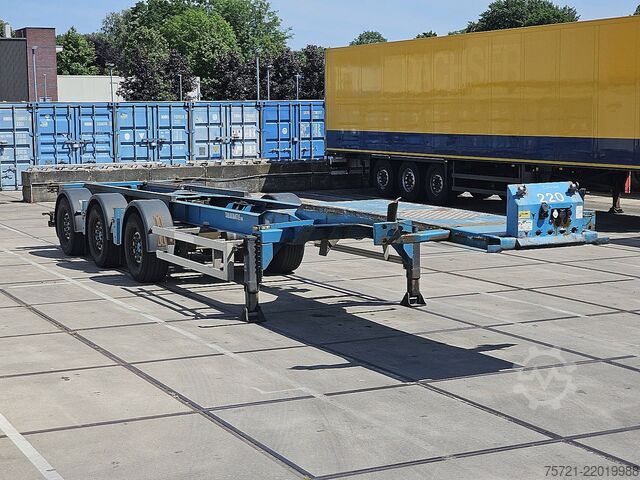 Transport av containrar RENDERS CHASSIS PORTMASTER