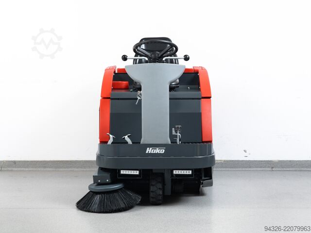 Hako Jonas 980 V पेट्रोल चालित स्वीपर मशीन Hako Jonas 900 V - 2010Bj - 892h - 5700m²/h