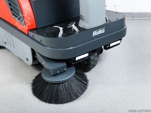 Hako Jonas 980 V पेट्रोल चालित स्वीपर मशीन Hako Jonas 900 V - 2010Bj - 892h - 5700m²/h