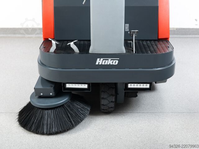 Hako Jonas 980 V पेट्रोल चालित स्वीपर मशीन Hako Jonas 900 V - 2010Bj - 892h - 5700m²/h