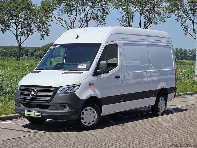 Camioneta familiar de techo alto MERCEDES-BENZ SPRINTER 317 L2H2 LED Mbux10 AC!