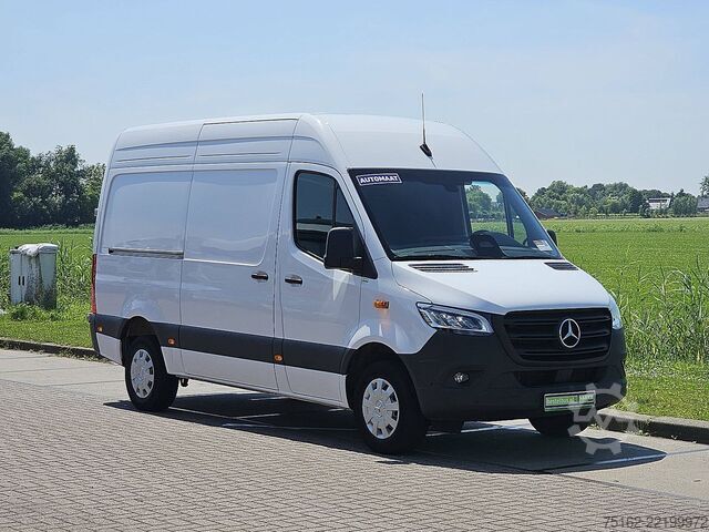 Camioneta familiar de techo alto MERCEDES-BENZ SPRINTER 317 L2H2 LED Mbux10 AC!