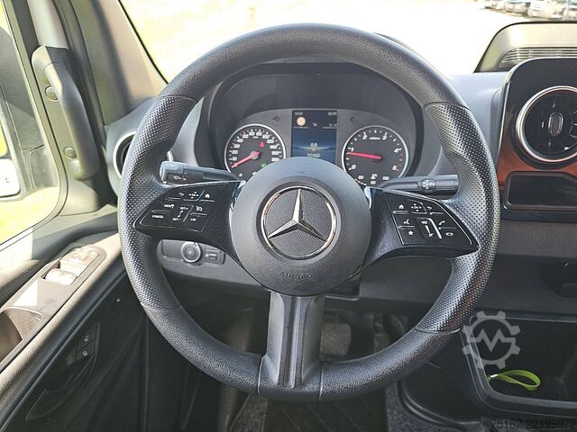 Camioneta familiar de techo alto MERCEDES-BENZ SPRINTER 317 L2H2 LED Mbux10 AC!