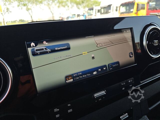 Camioneta familiar de techo alto MERCEDES-BENZ SPRINTER 317 L2H2 LED Mbux10 AC!