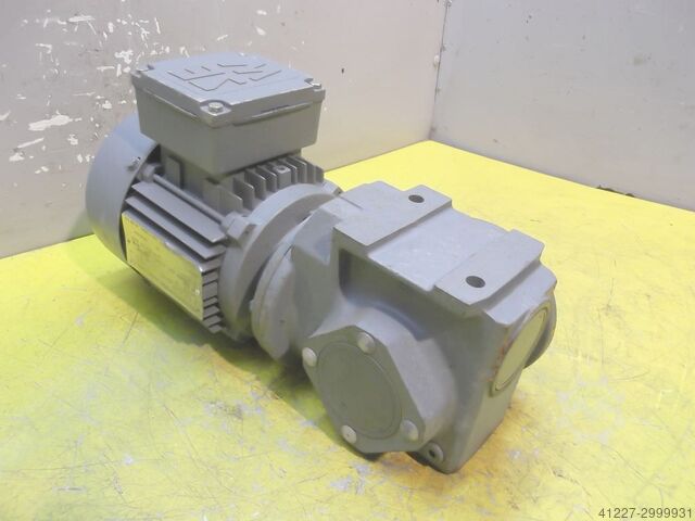 Gear motor 0.55 kW 84 rpm SEW-EURODRIVE SF32 DT71D2
