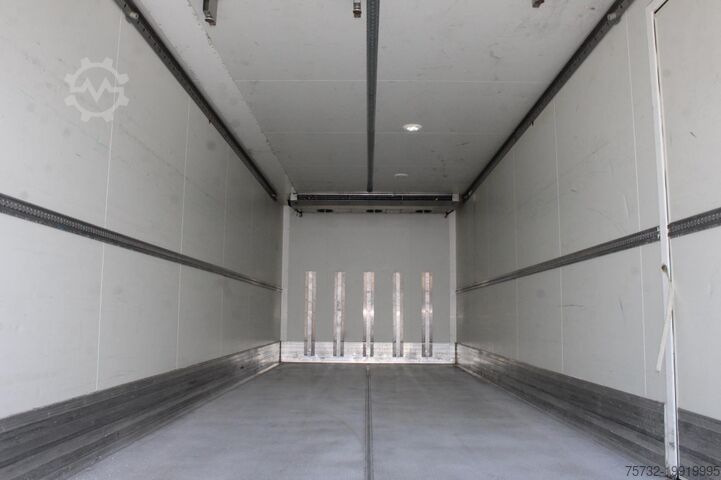 Refrigerated truck Mercedes-Benz Antos 2540 E6 Kühlkoffer Lift-Lenkachse LBW 2t