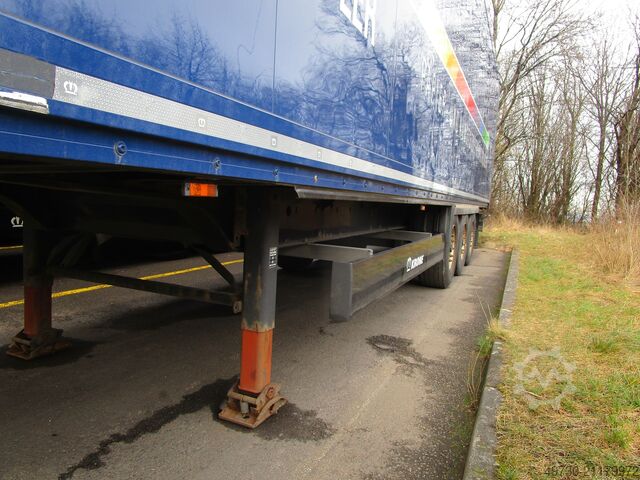 Semirreboque baú Krone Dry Liner